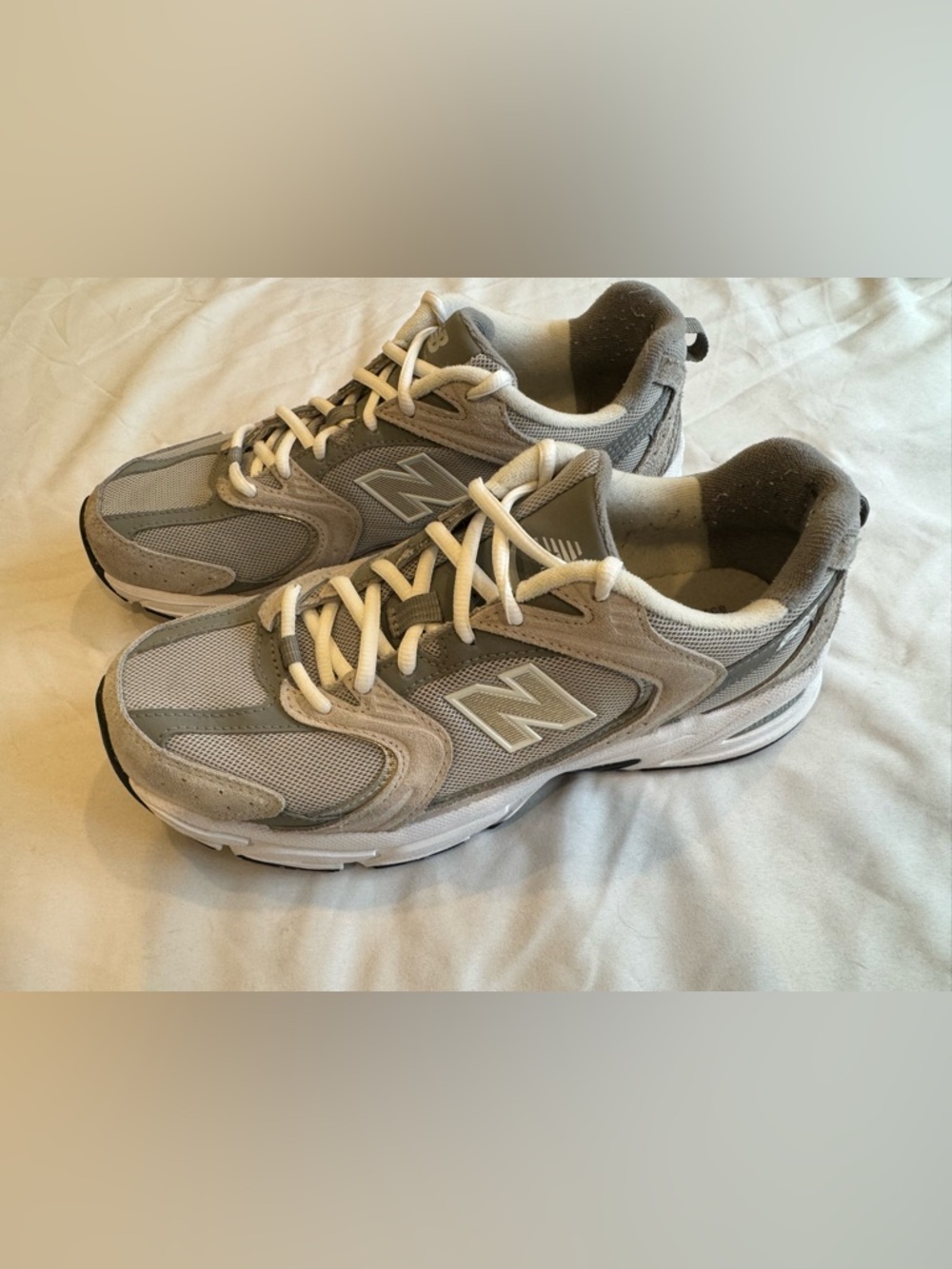 New Balance Women’s Gray and White Athletic Sneakers 530